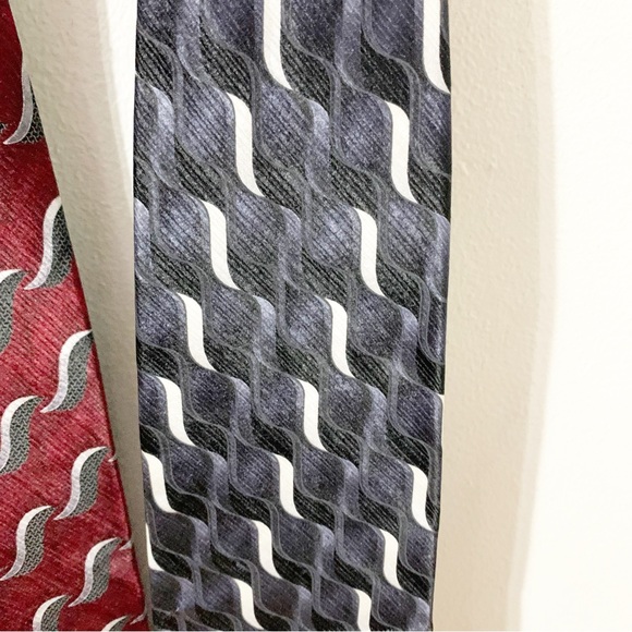 Carlo Palazzi Bundle of Four Silk Neck Ties Varying Patterns and Colors - Picture 4 of 12